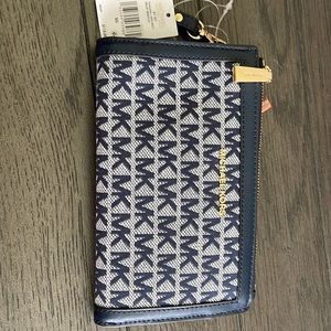Brand New Michael Kors wristlet